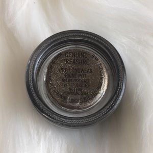 MAC GENUINE TREASURE Pro Longwear Paint Pot